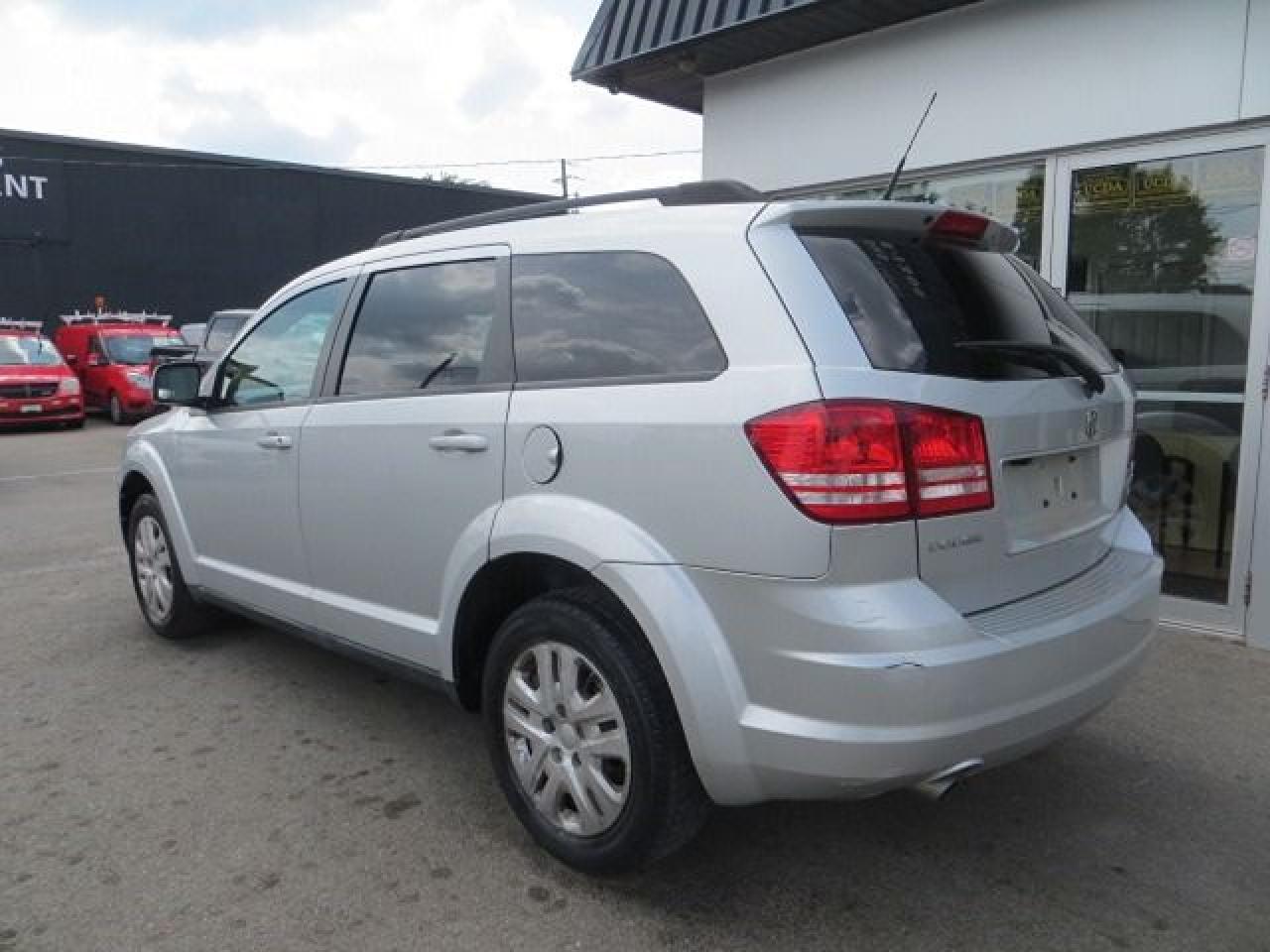 2010 Dodge Journey TRADE IN SPECIAL, 6CYL, DVD, IT RUNS WELL - Photo #4