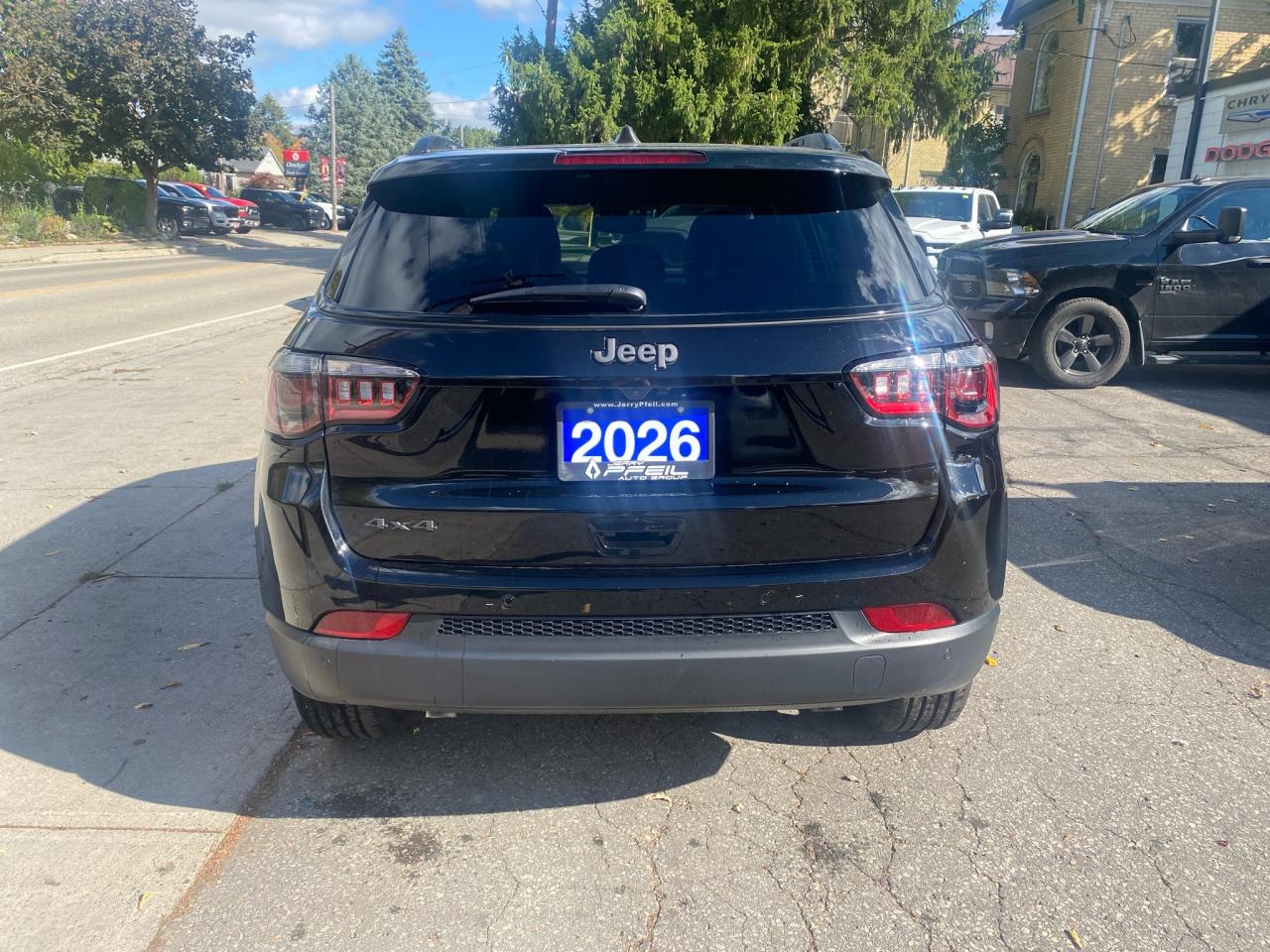 2026 Jeep Compass Limited SUNROOF, NAV, LEATHER, REMOTE START Photo