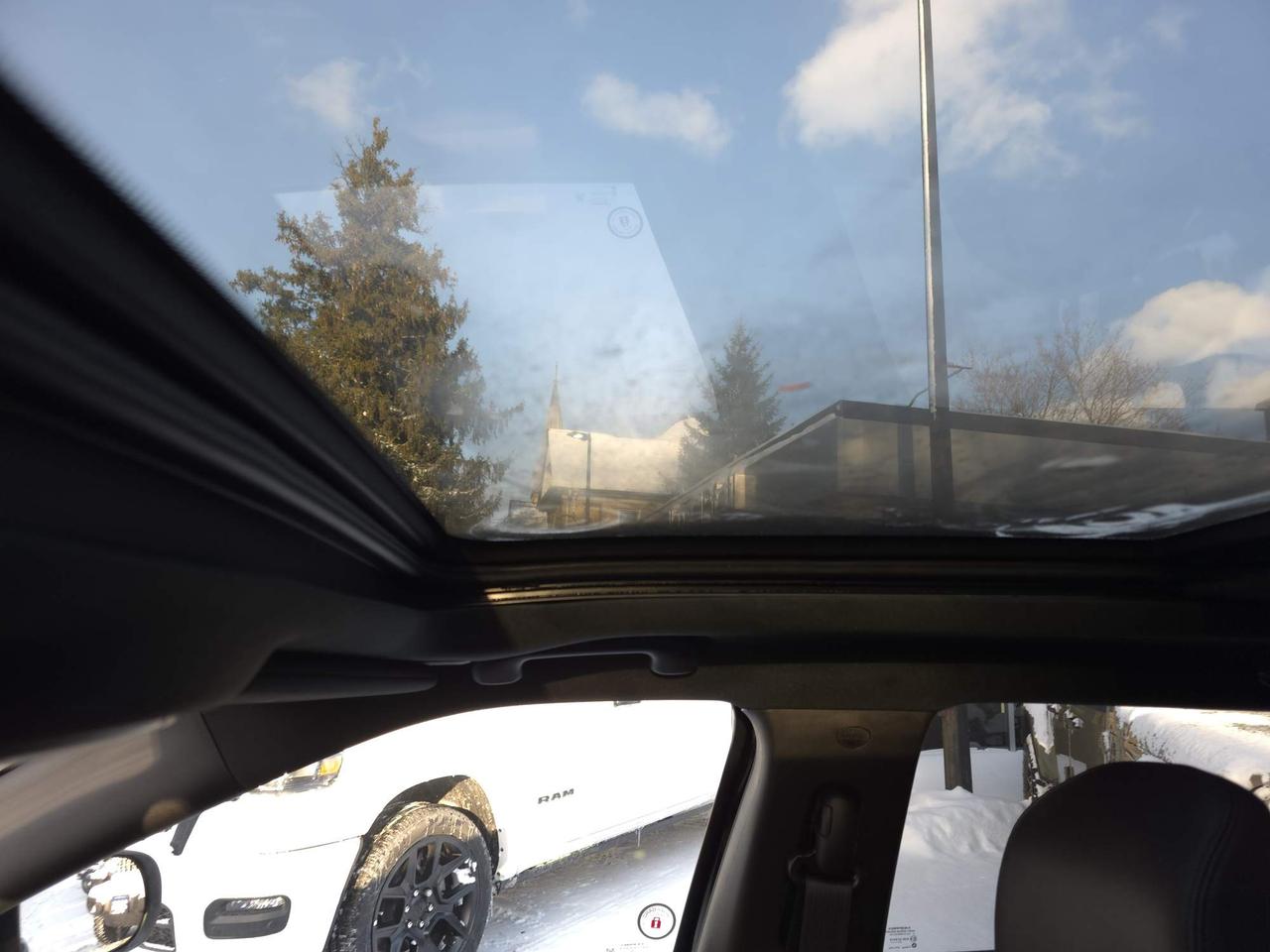 2026 Jeep Compass Limited SUNROOF, NAV, LEATHER, REMOTE START! 0% FINANCING UP TO 60 MONTHS! Photo