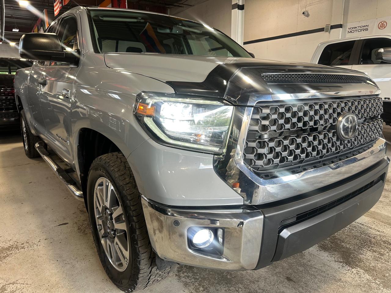 2020 Toyota Tundra SR5 5.7L V8 | DOUBLE CAB | NO ACCIDENTS - Photo #3