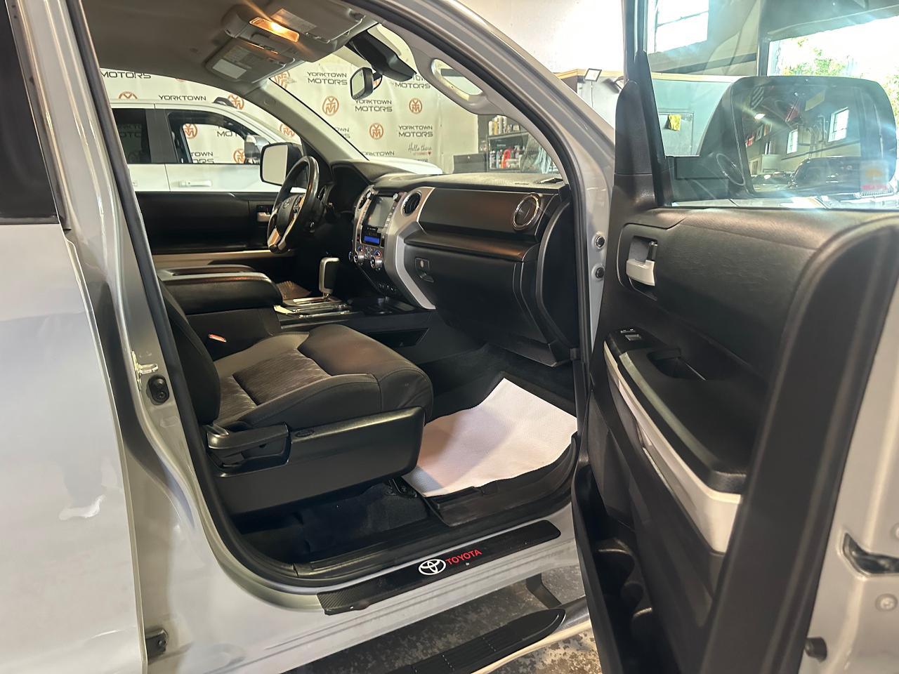 2020 Toyota Tundra SR5 5.7L V8 | DOUBLE CAB | NO ACCIDENTS - Photo #8