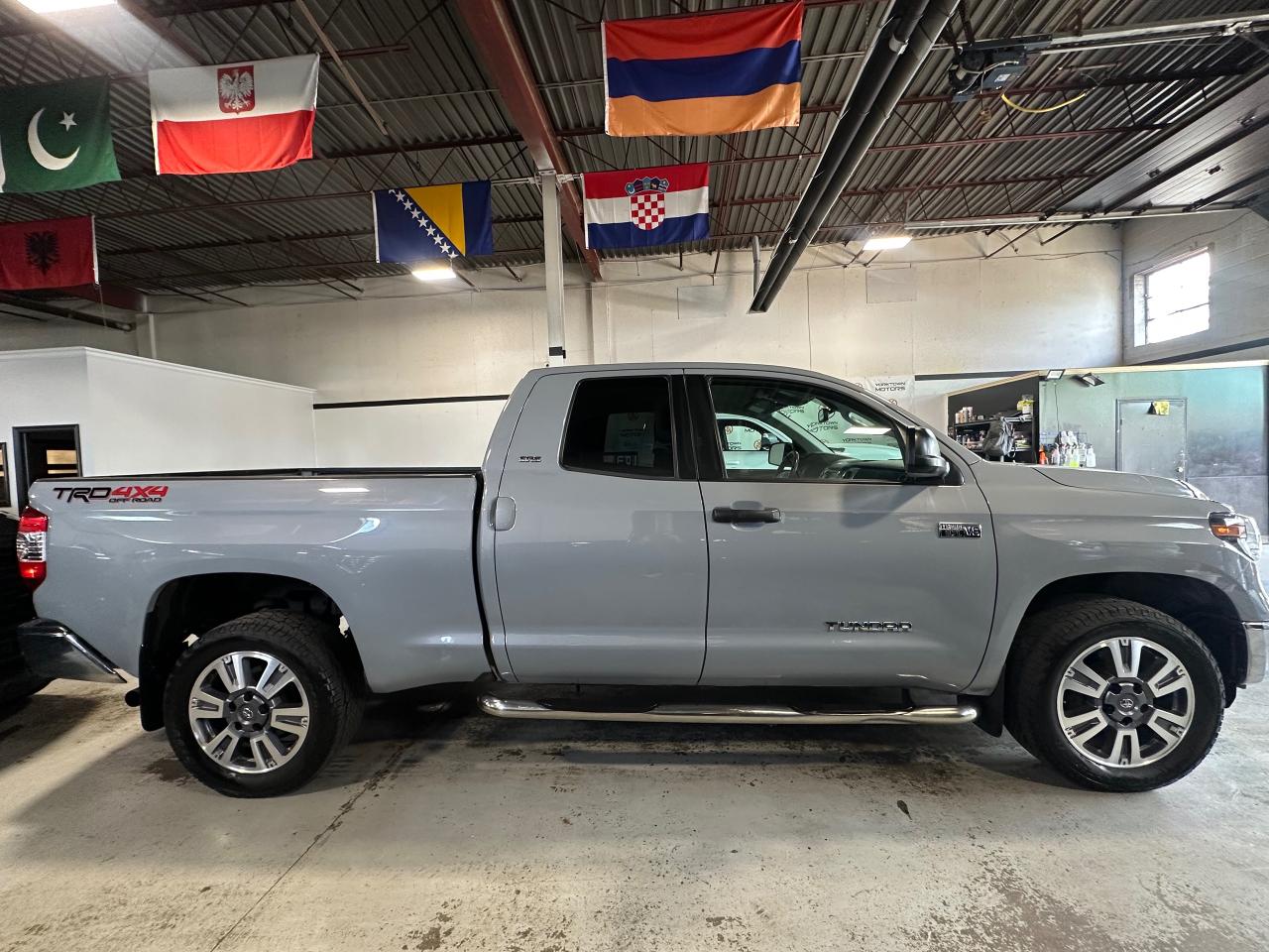2020 Toyota Tundra SR5 5.7L V8 | DOUBLE CAB | NO ACCIDENTS - Photo #7