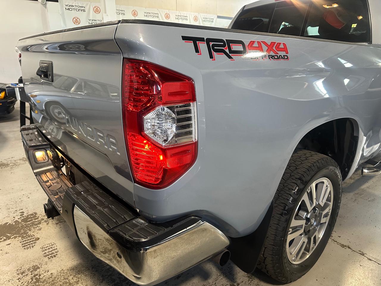 2020 Toyota Tundra SR5 5.7L V8 | DOUBLE CAB | NO ACCIDENTS - Photo #19