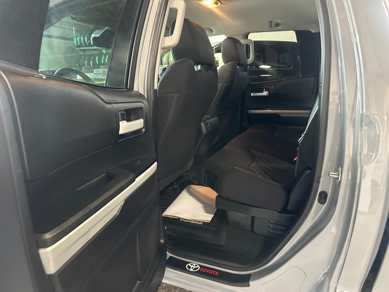 2020 Toyota Tundra SR5 5.7L V8 | DOUBLE CAB | NO ACCIDENTS - Photo #24