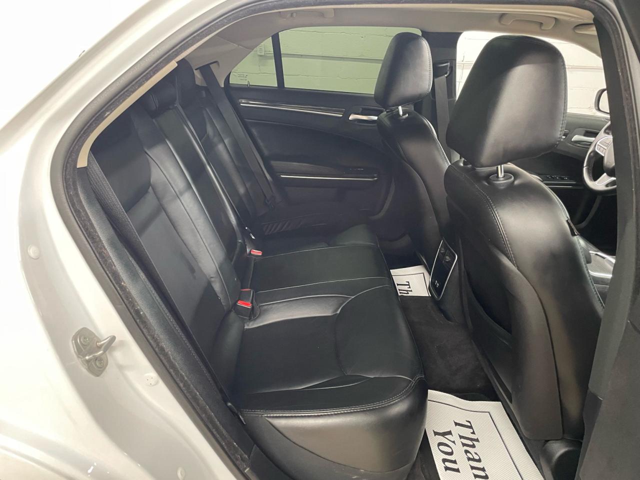 2017 Chrysler 300 4dr Sdn Touring RWD