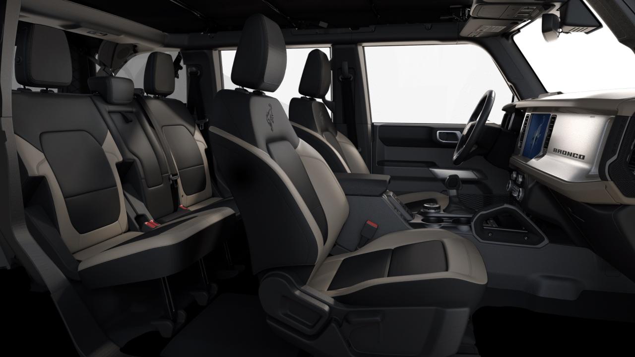 2025 Ford Bronco Outer Banks Photo5