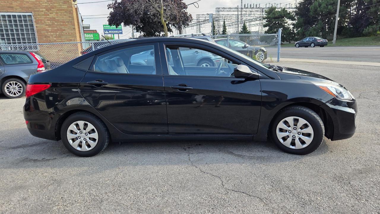 2016 Hyundai Accent GL - Photo #5