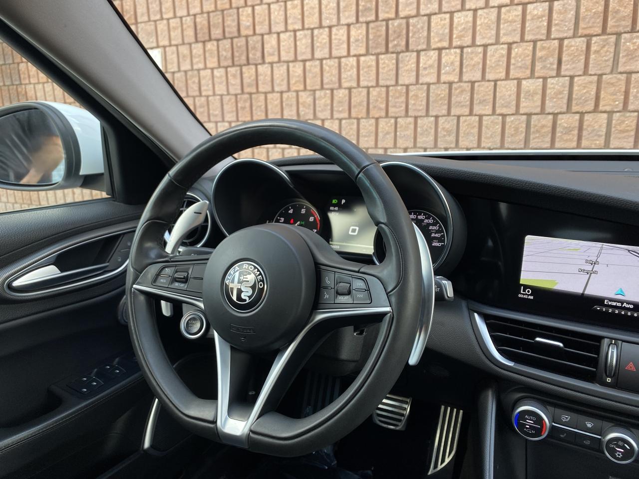 2017 Alfa Romeo Giulia TI Q4 SPORT-AWD-NAV-CAMERA-PANO ROOF - Photo #15
