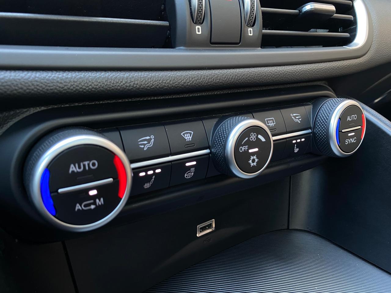 2017 Alfa Romeo Giulia TI Q4 SPORT-AWD-NAV-CAMERA-PANO ROOF - Photo #18