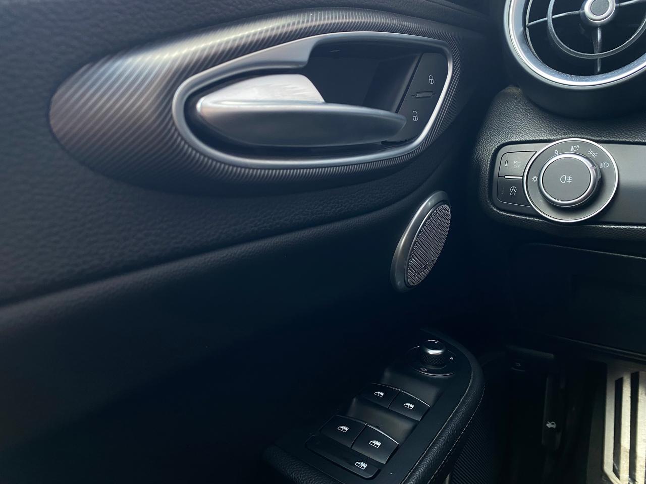 2017 Alfa Romeo Giulia TI Q4 SPORT-AWD-NAV-CAMERA-PANO ROOF - Photo #28