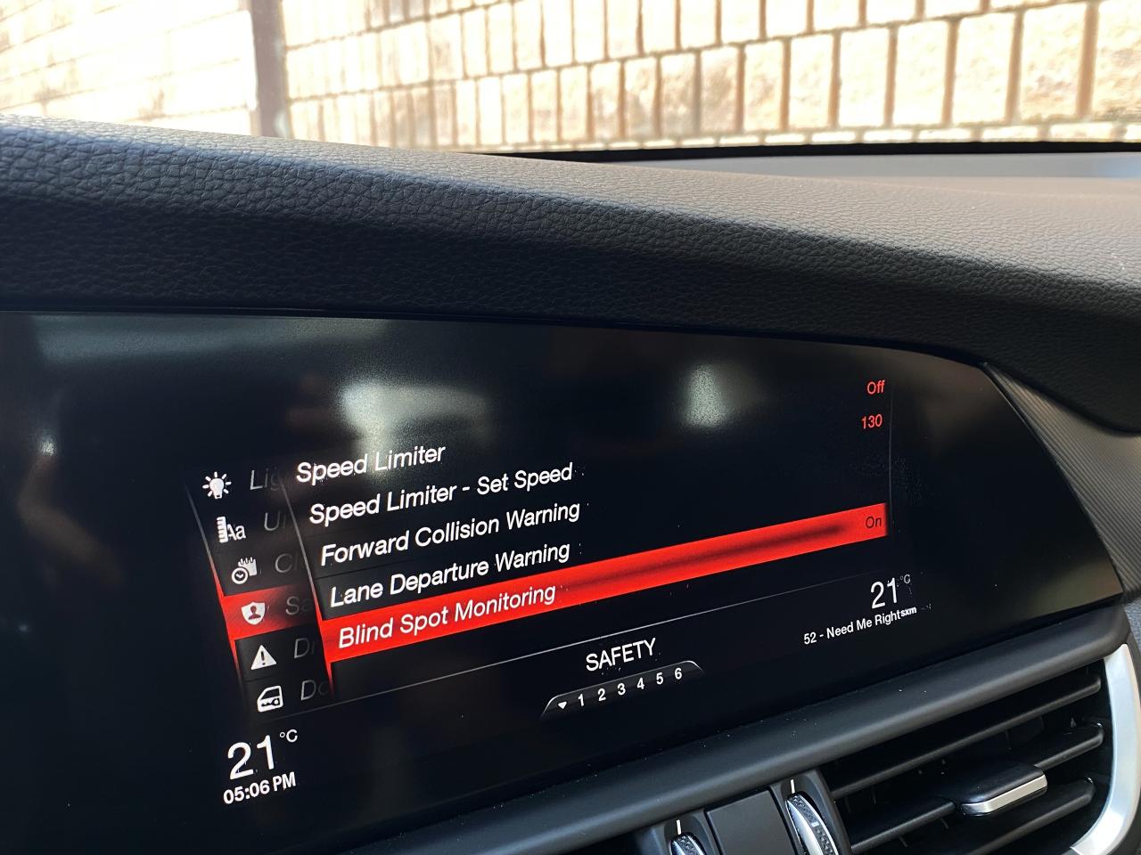 2017 Alfa Romeo Giulia TI Q4 SPORT-AWD-NAV-CAMERA-PANO ROOF - Photo #26
