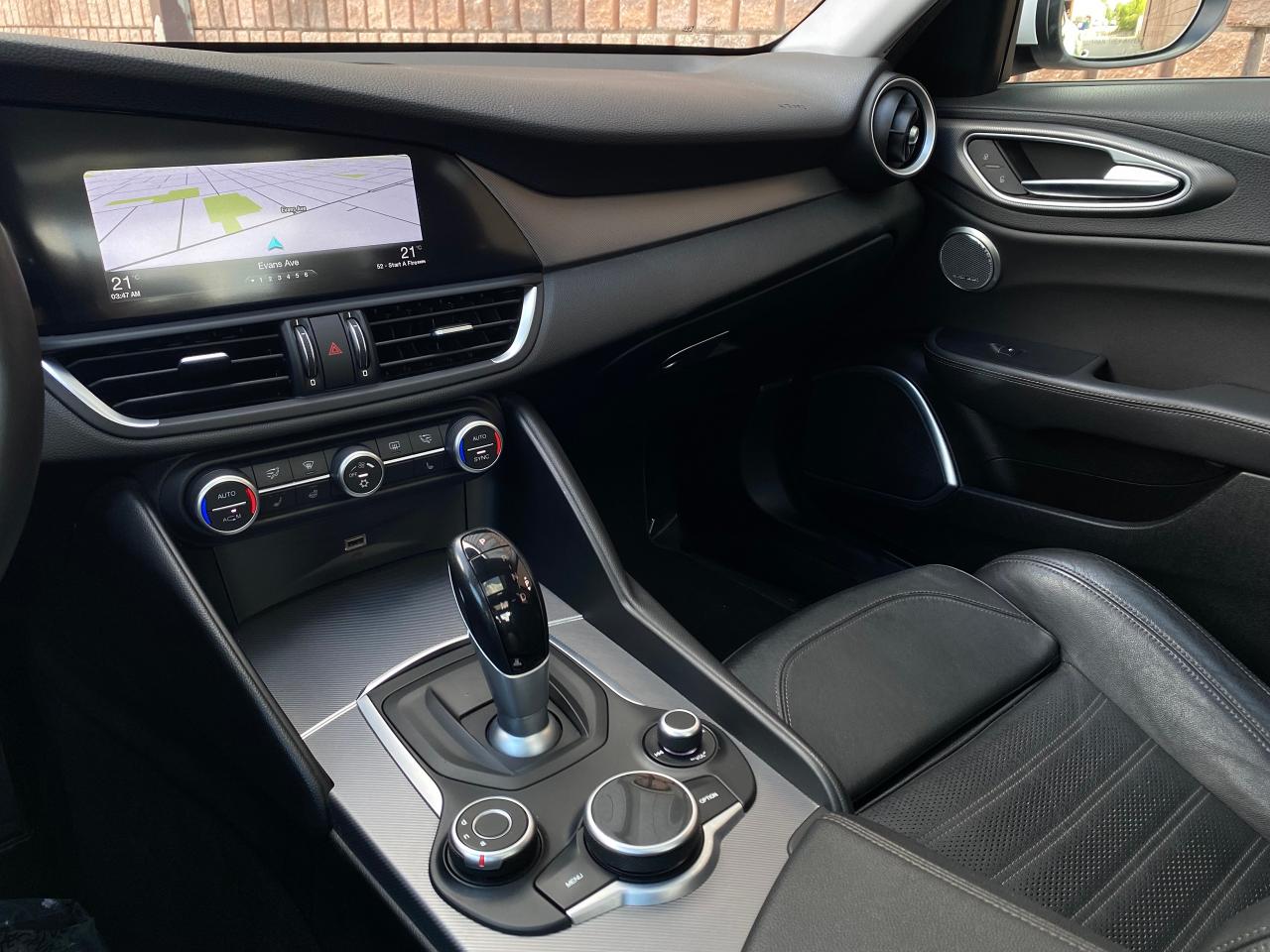 2017 Alfa Romeo Giulia TI Q4 SPORT-AWD-NAV-CAMERA-PANO ROOF - Photo #16