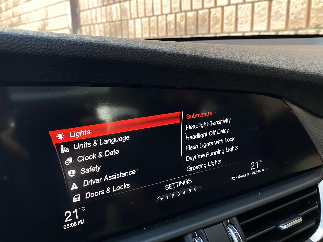 2017 Alfa Romeo Giulia TI Q4 SPORT-AWD-NAV-CAMERA-PANO ROOF - Photo #25