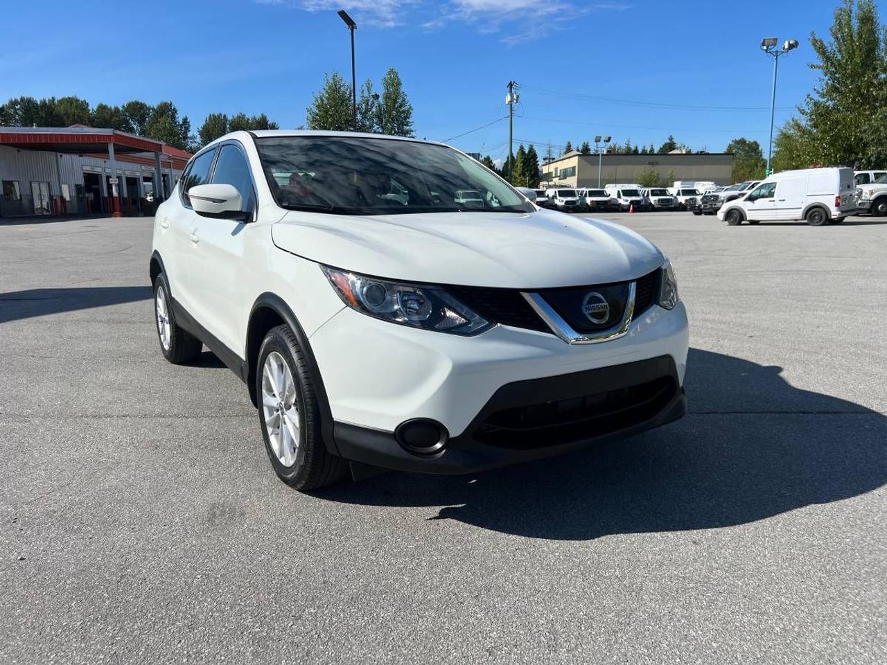 2019 Nissan Qashqai S - Photo #1