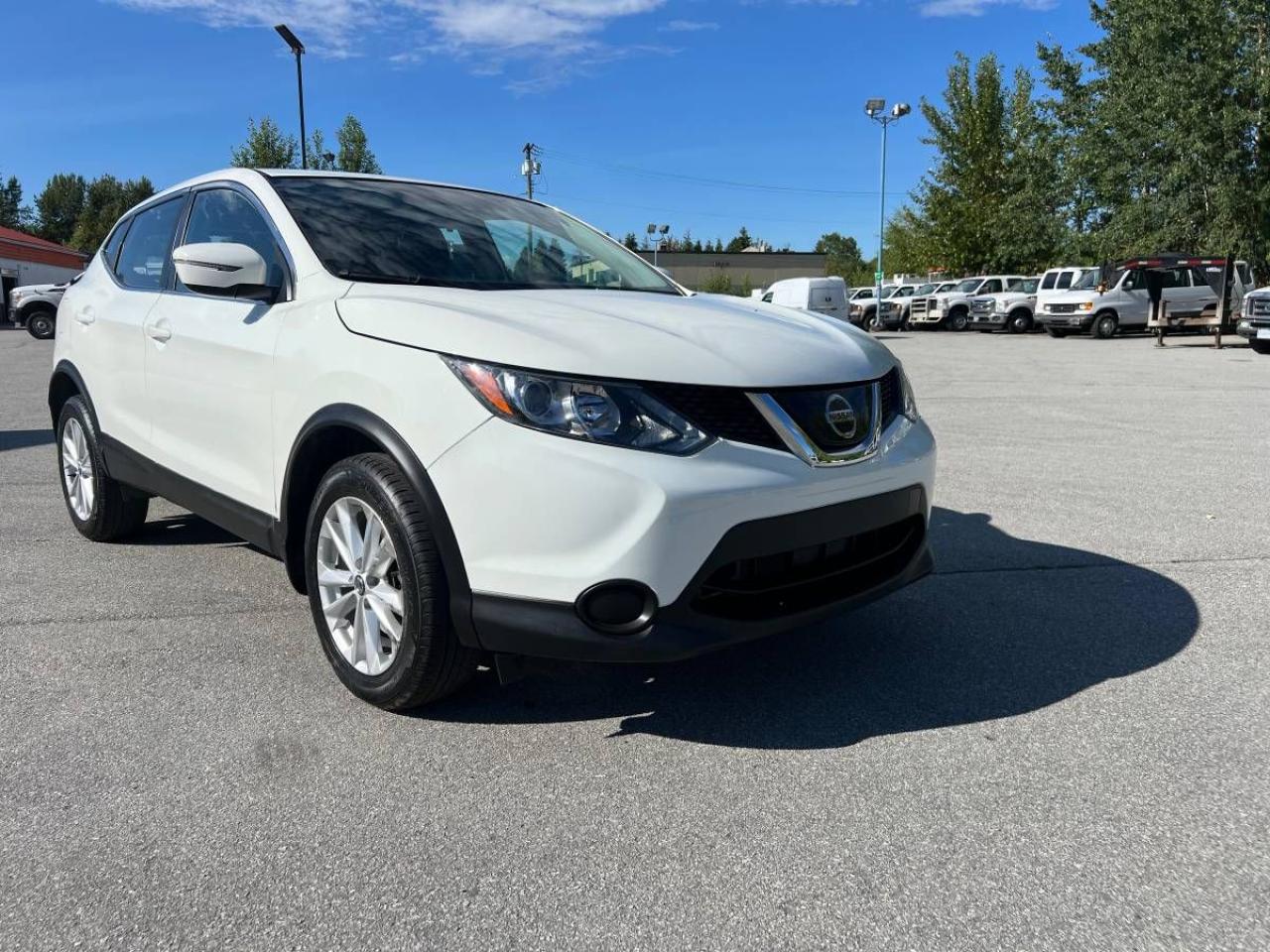 2019 Nissan Qashqai S - Photo #2