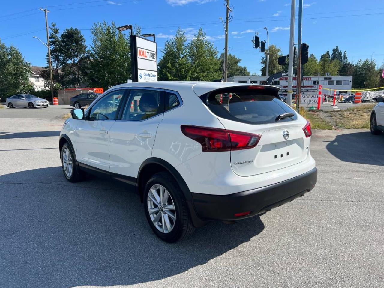 2019 Nissan Qashqai S - Photo #9