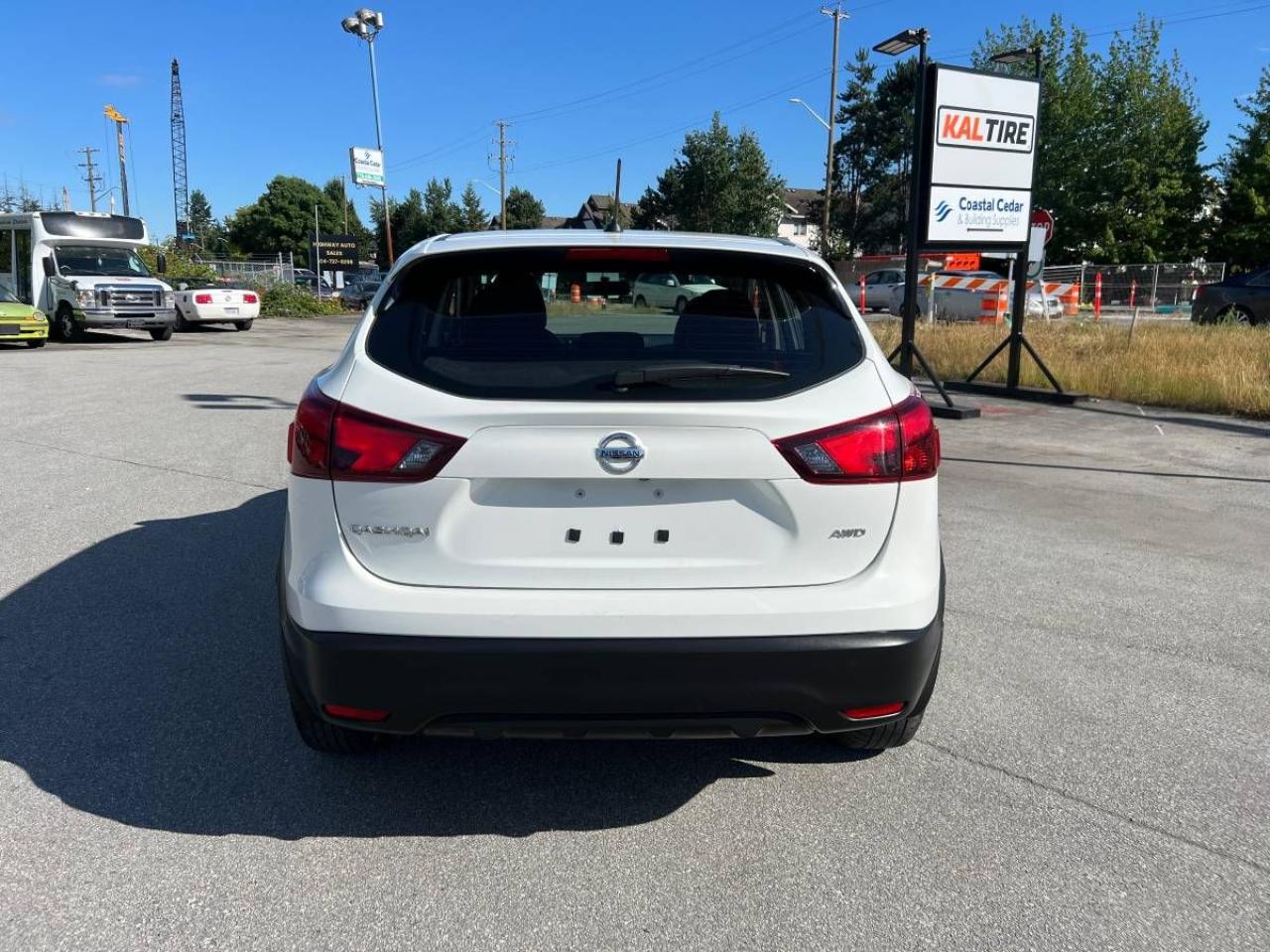 2019 Nissan Qashqai S - Photo #10