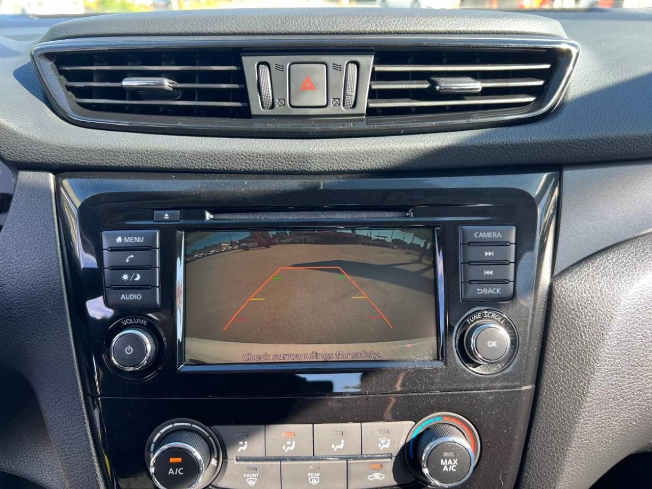 2019 Nissan Qashqai S - Photo #17
