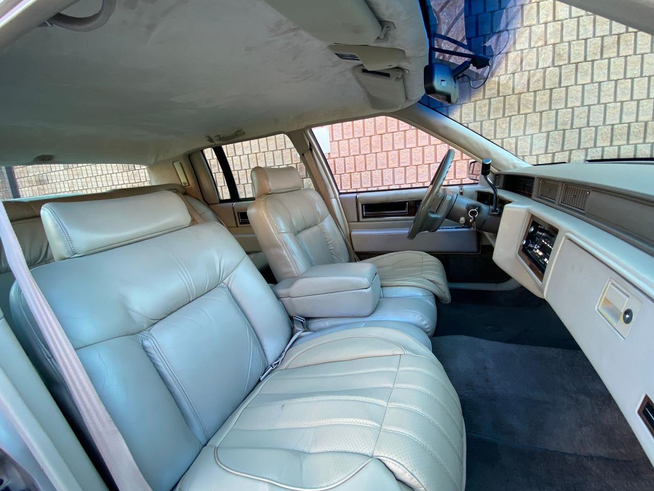 1992 Cadillac DeVille CONTINENTAL KIT - GOLD PKG - FLORIDA CAR - Photo #18
