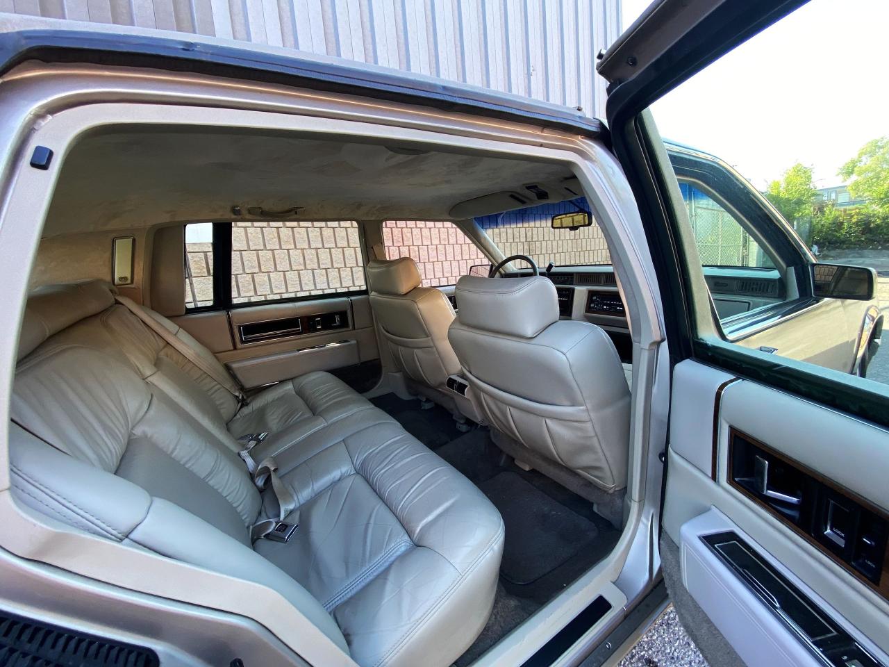 1992 Cadillac DeVille CONTINENTAL KIT - GOLD PKG - FLORIDA CAR - Photo #19