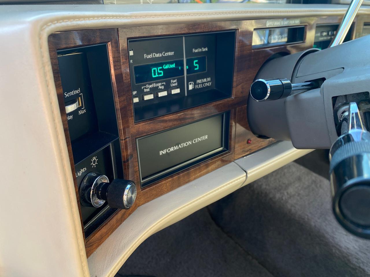 1992 Cadillac DeVille CONTINENTAL KIT - GOLD PKG - FLORIDA CAR - Photo #23