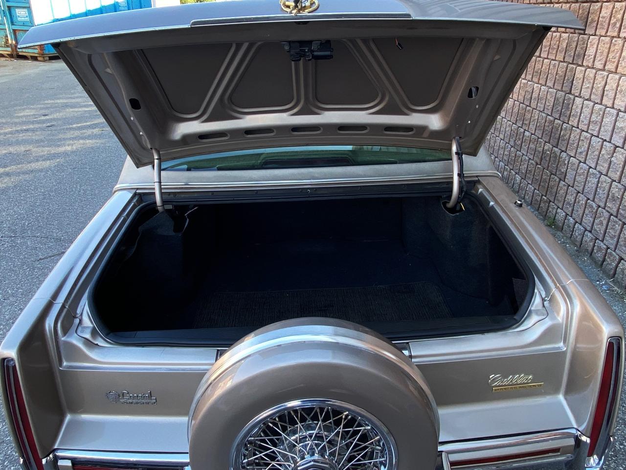 1992 Cadillac DeVille CONTINENTAL KIT - GOLD PKG - FLORIDA CAR - Photo #16