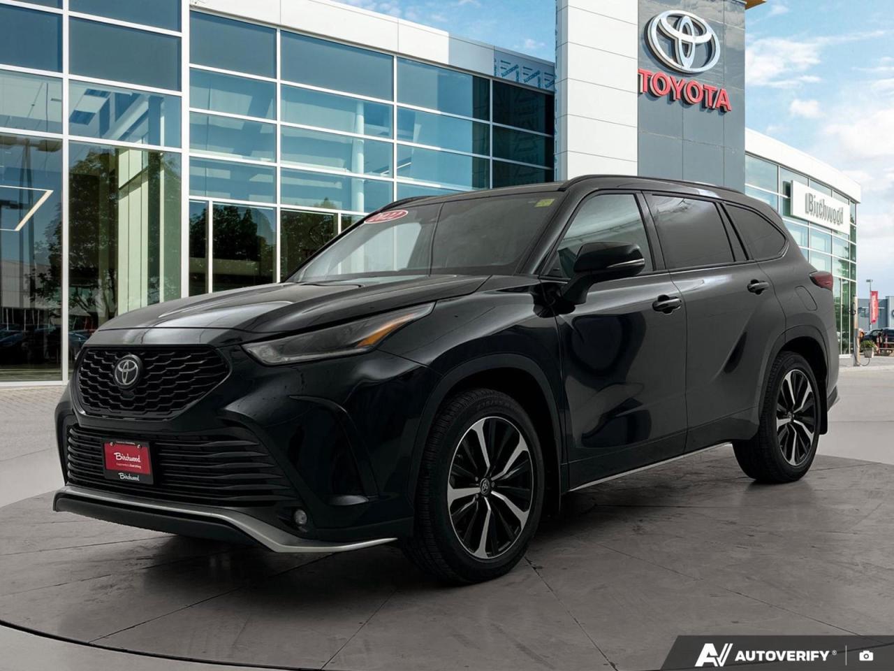 Used 2022 Toyota Highlander XSE | Local | Moonroof | Captain Seats | CarPlay | for sale in Winnipeg, MB