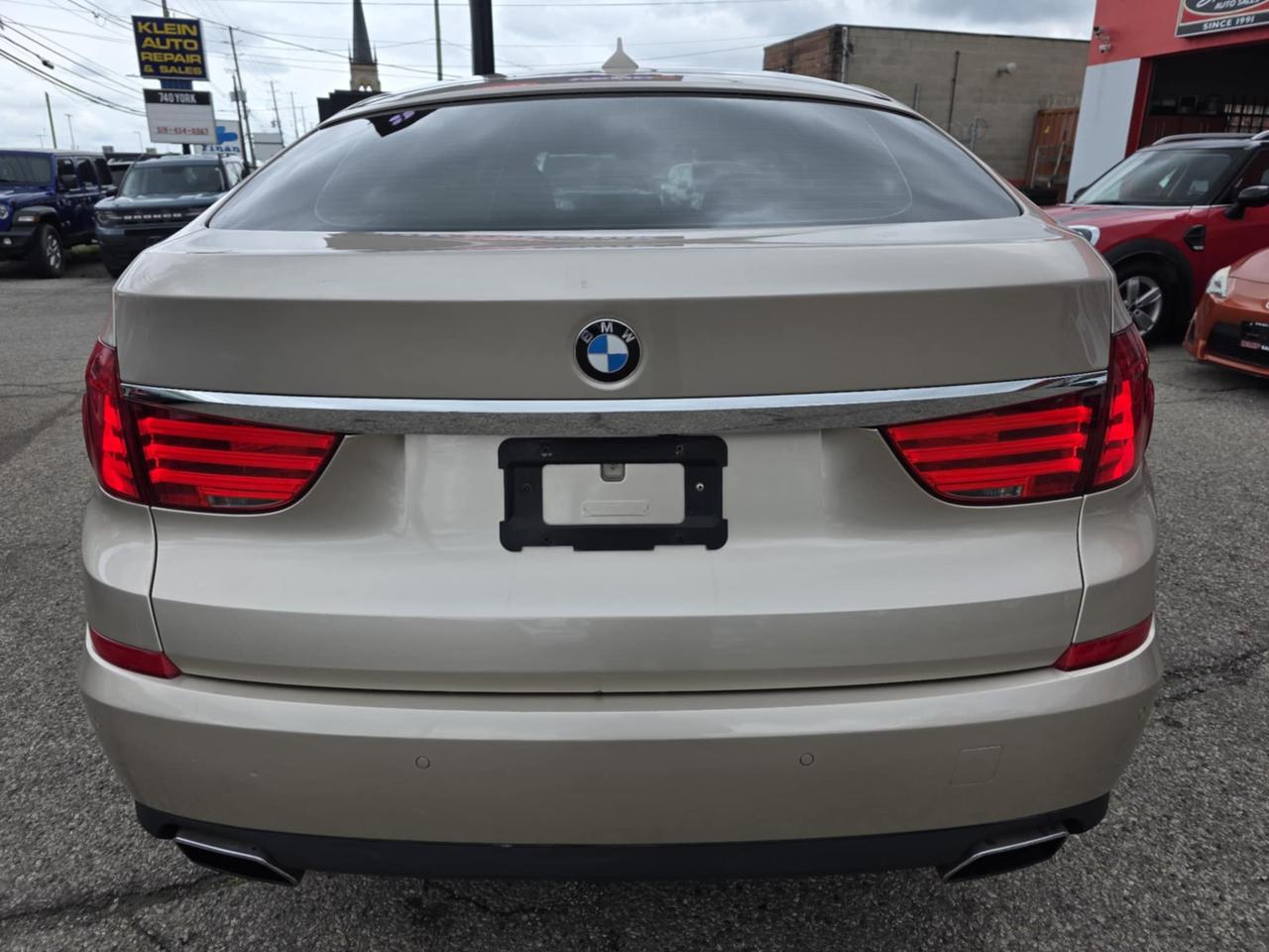 2011 BMW 5 Series 550i xDrive Gran Turismo Photo