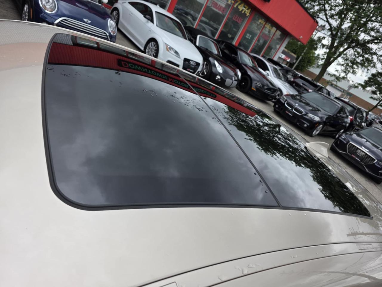 2011 BMW 5 Series 550i xDrive Gran Turismo Photo