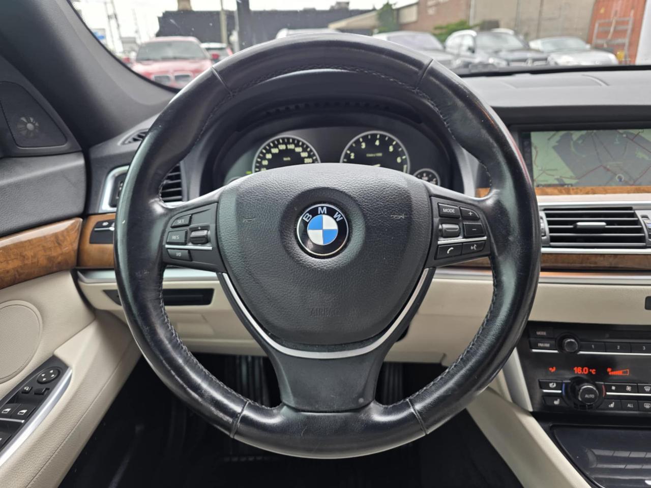 2011 BMW 5 Series 550i xDrive Gran Turismo Photo