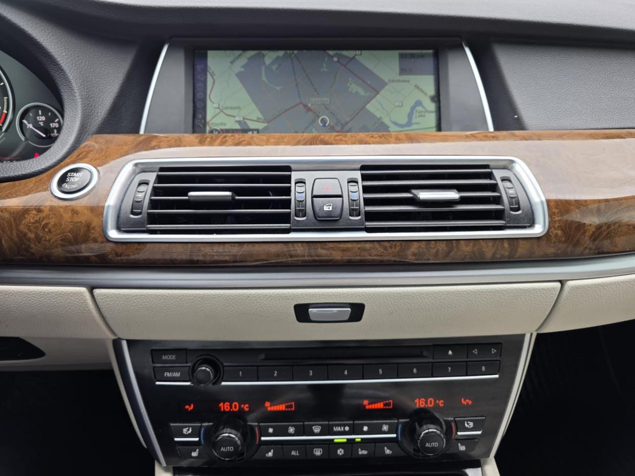 2011 BMW 5 Series 550i xDrive Gran Turismo Photo