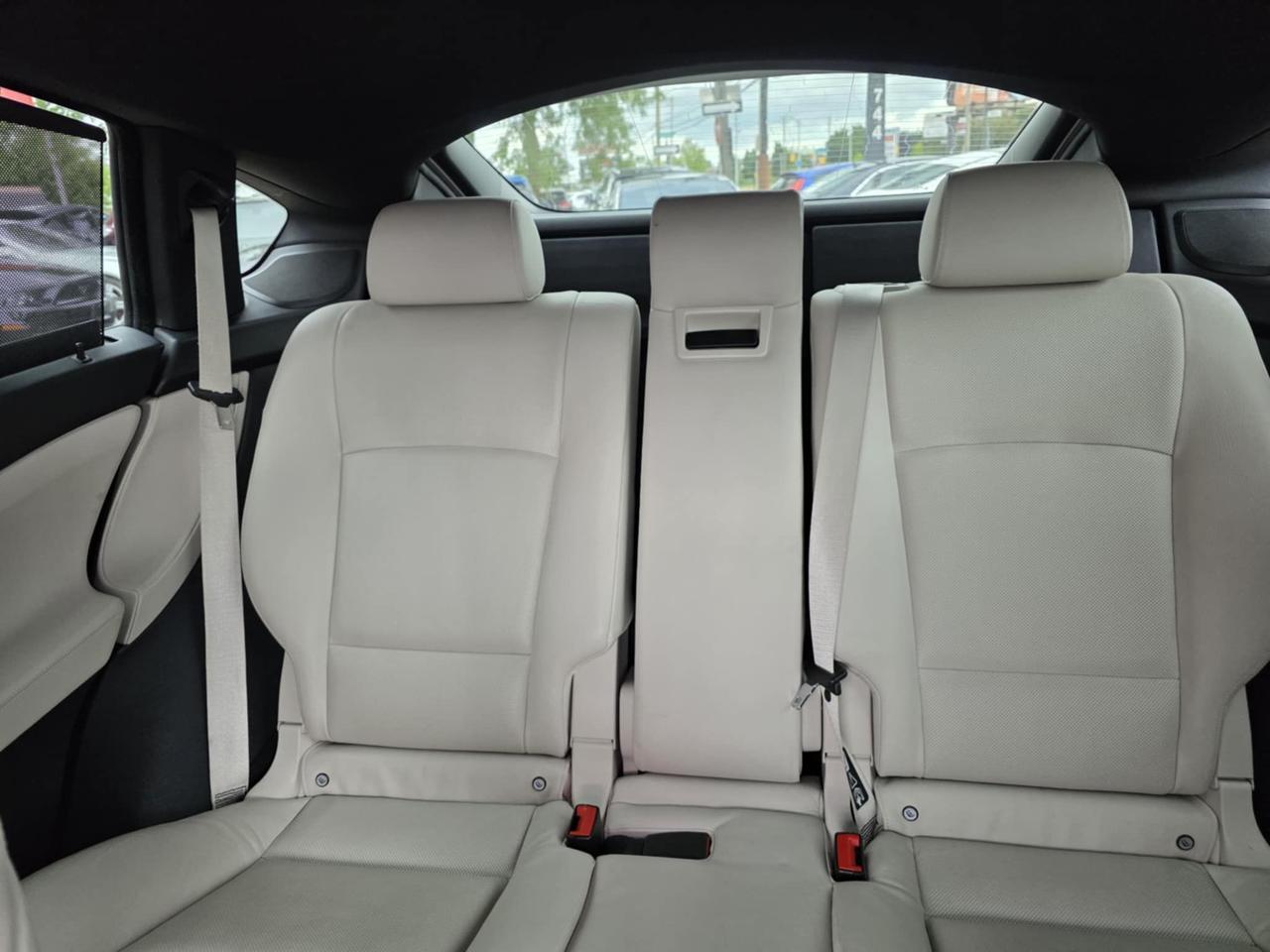 2011 BMW 5 Series 550i xDrive Gran Turismo Photo