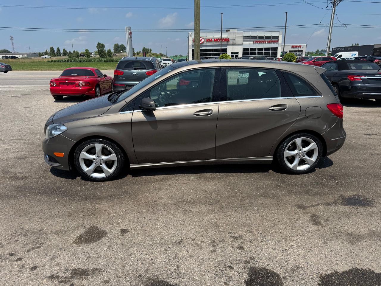 2013 Mercedes-Benz B-Class B 250 SPORTS TOURER, ENGINE NEEDS REPAIR, AS IS - Photo #2