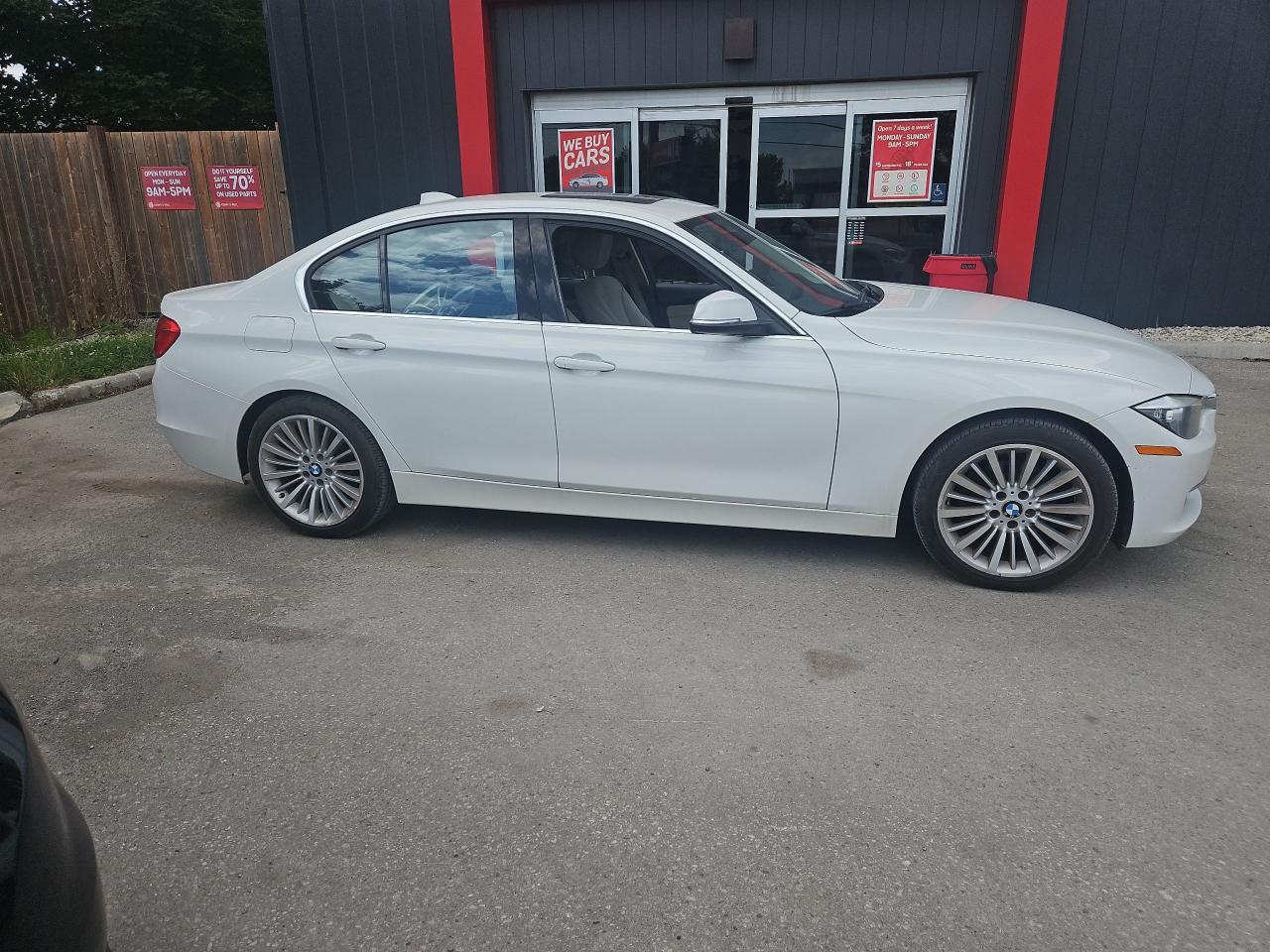 2015 BMW 3 Series 320i xDrive - Photo #5