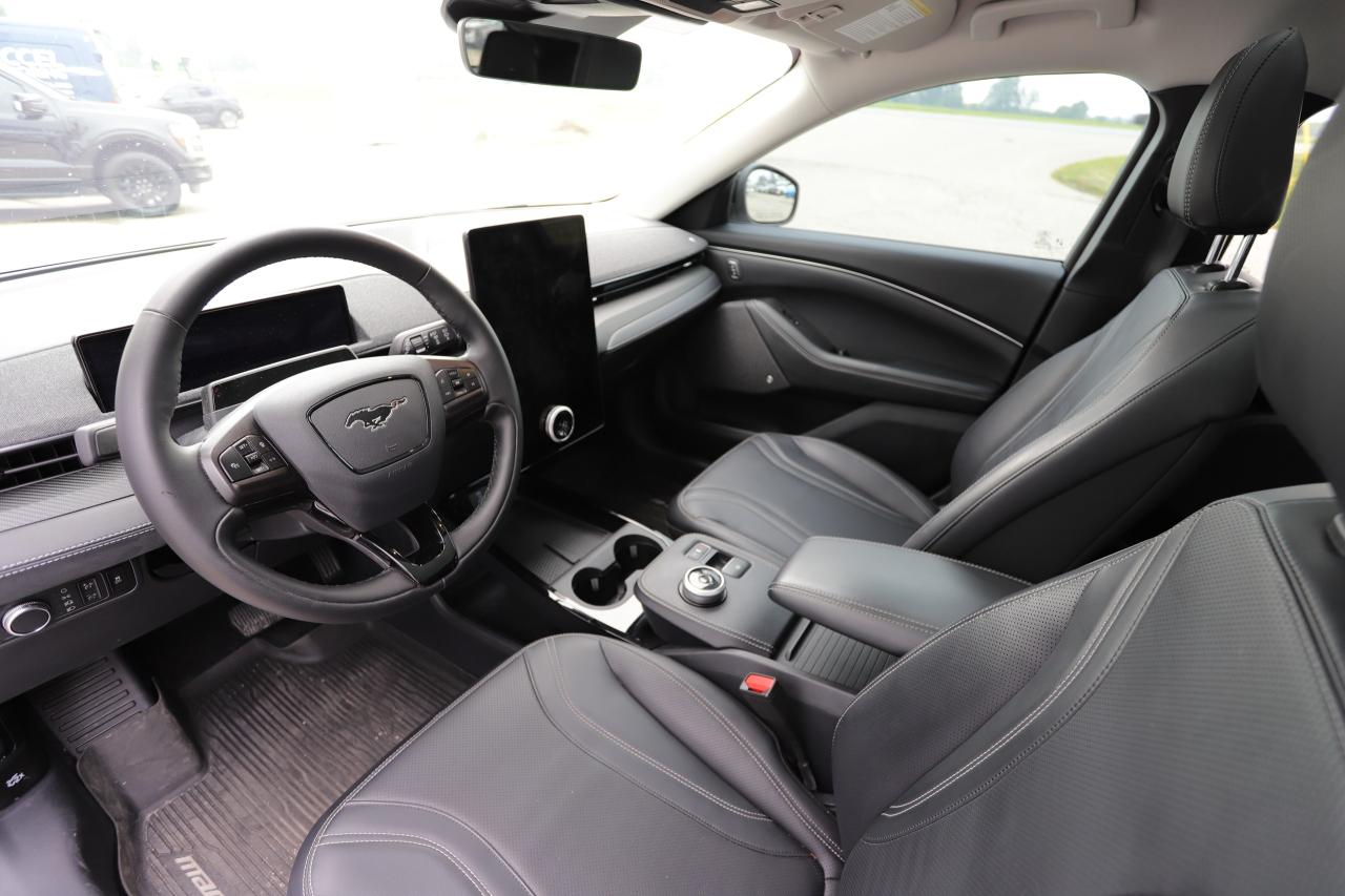 2022 Ford Mustang Mach-E Premium AWD Photo1