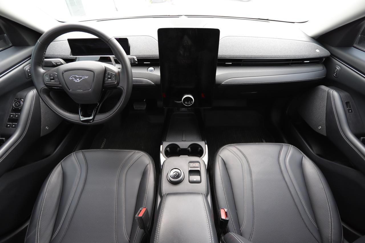 2022 Ford Mustang Mach-E Premium AWD Photo5