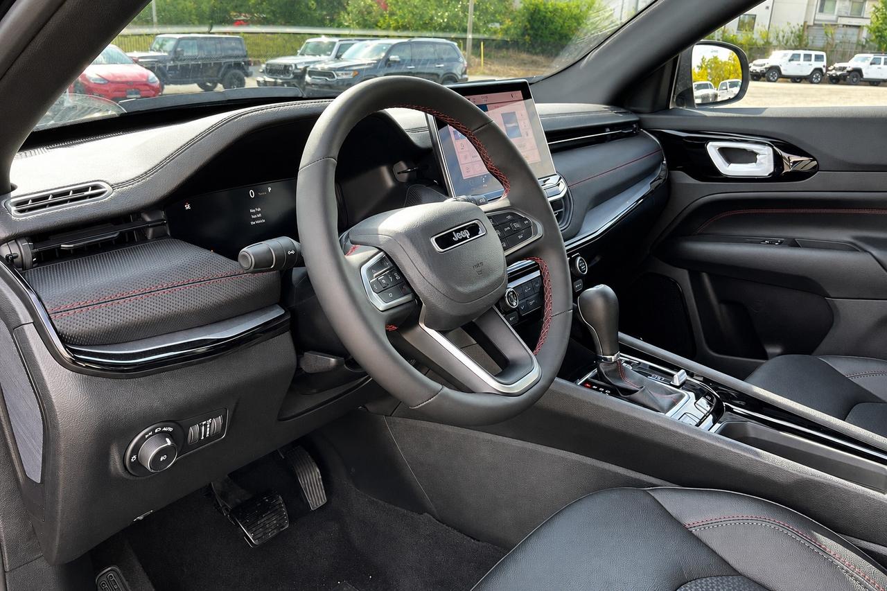 2026 Jeep Compass TRAILHAWK | Sun & Sound Grp | Tow Pkg | 4X4 Photo