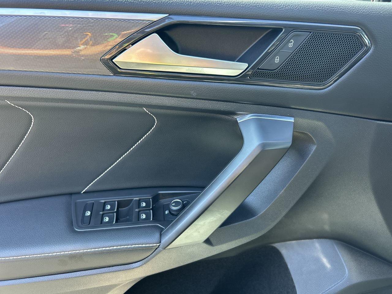 2023 Volkswagen Tiguan Comfortline R-Line Black 2.0T 8sp at w/Tip 4M R LI Photo