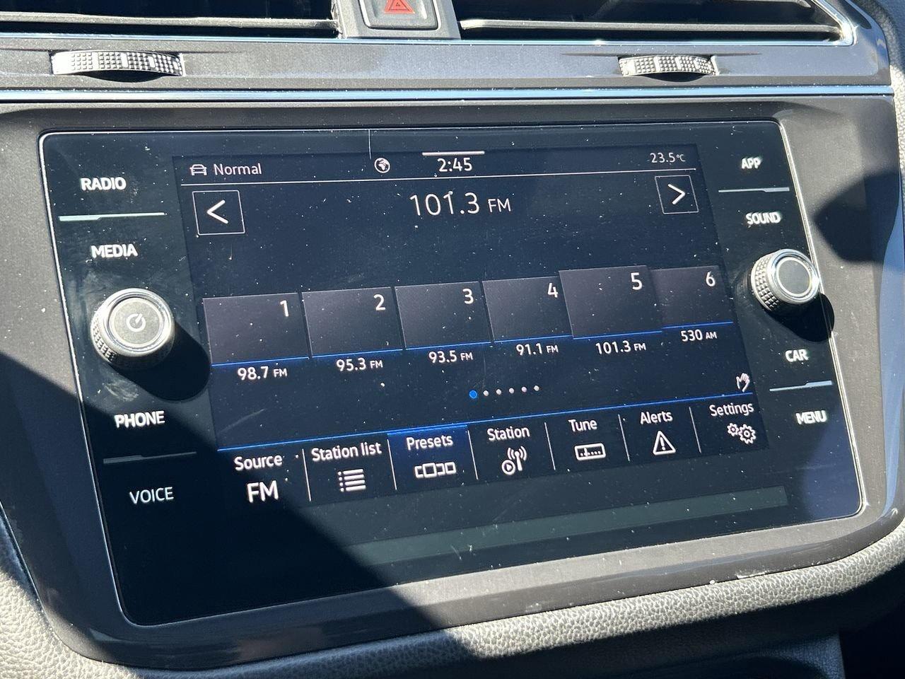 2023 Volkswagen Tiguan Comfortline R-Line Black 2.0T 8sp at w/Tip 4M R LI Photo