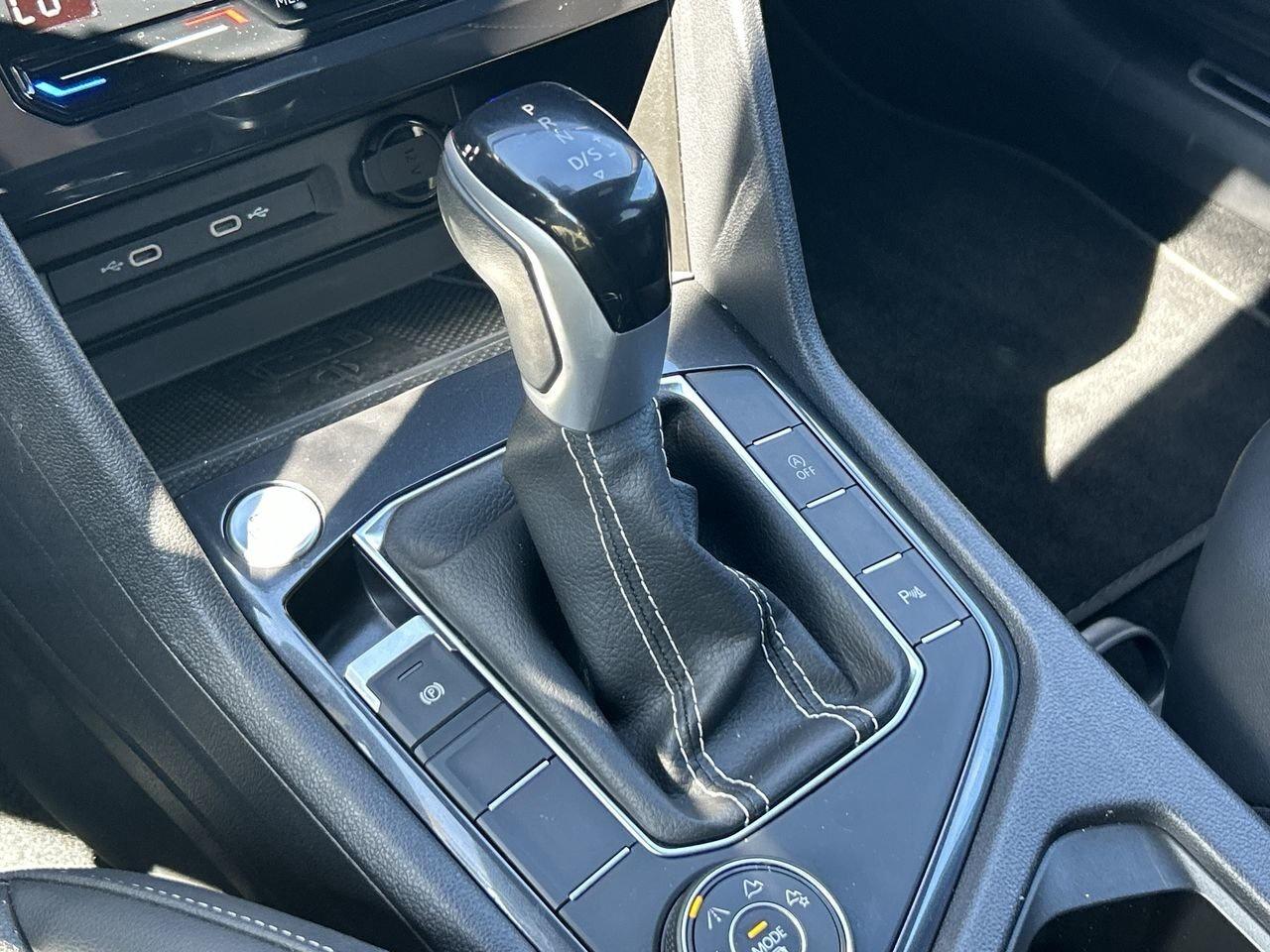 2023 Volkswagen Tiguan Comfortline R-Line Black 2.0T 8sp at w/Tip 4M R LI Photo