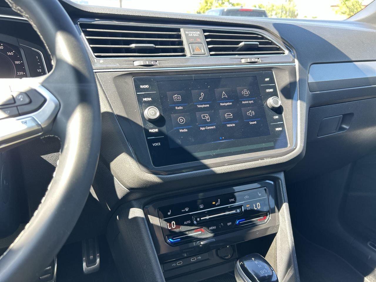 2023 Volkswagen Tiguan Comfortline R-Line Black 2.0T 8sp at w/Tip 4M R LI Photo