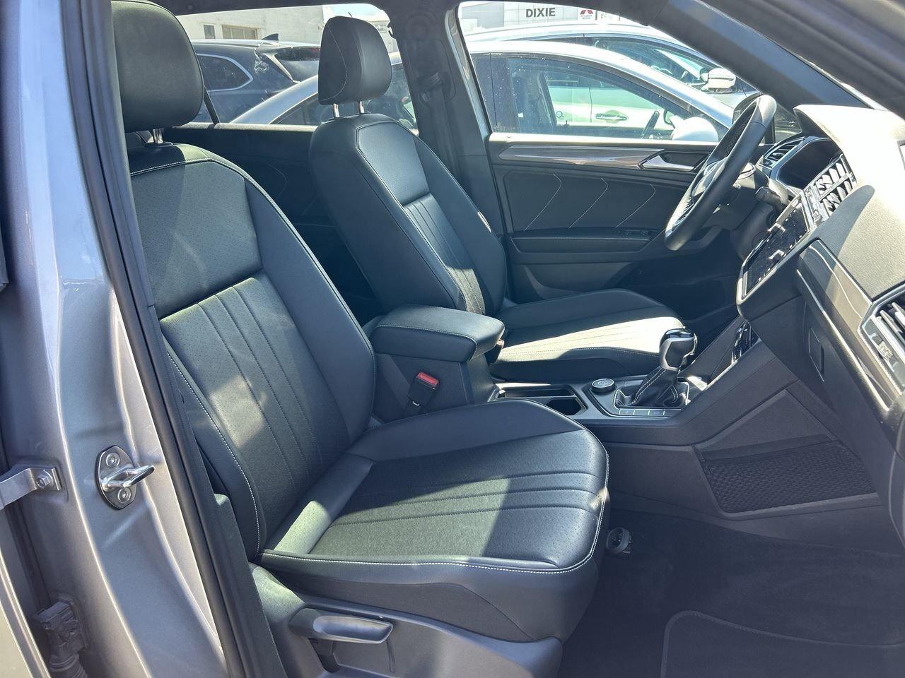 2023 Volkswagen Tiguan Comfortline R-Line Black 2.0T 8sp at w/Tip 4M R LI Photo