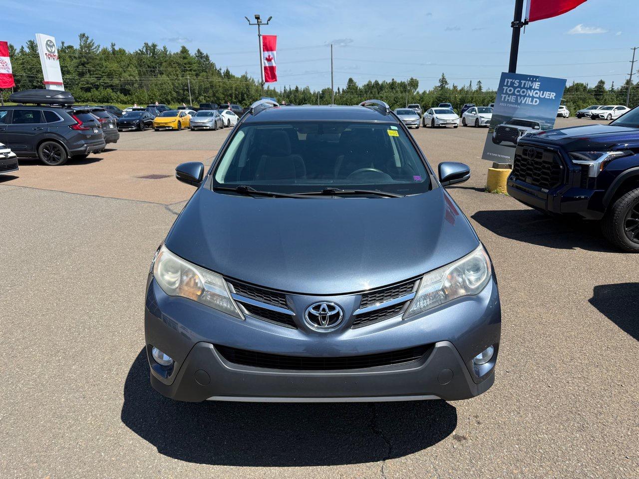 2014 Toyota RAV4 XLE Photo1