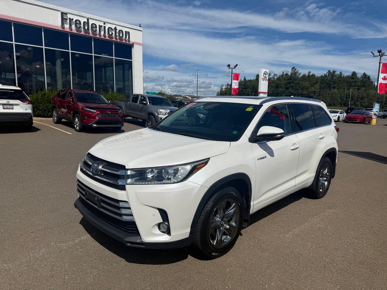 2017 Toyota Highlander Hybrid Limited Photo1