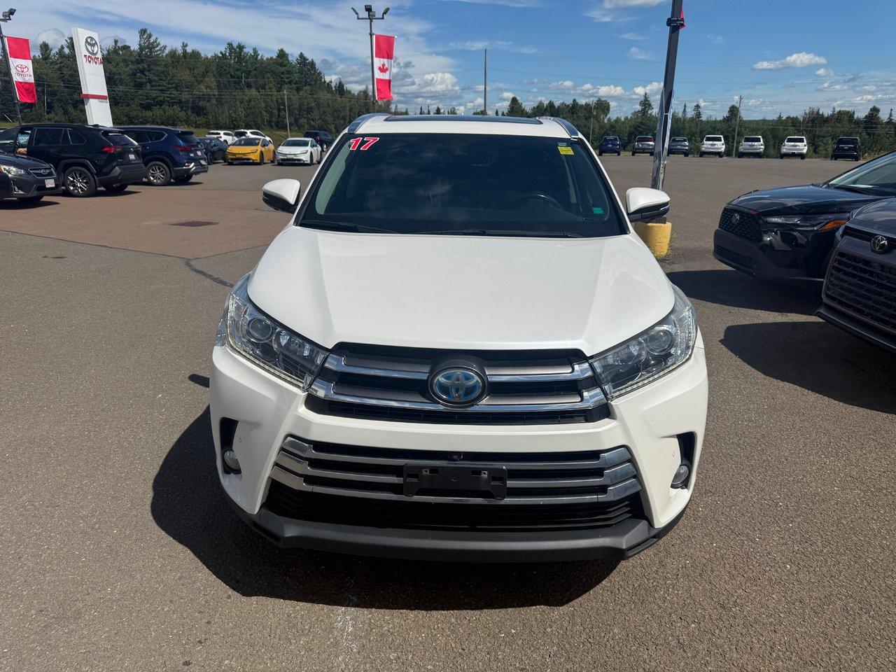 2017 Toyota Highlander Hybrid Limited Photo2
