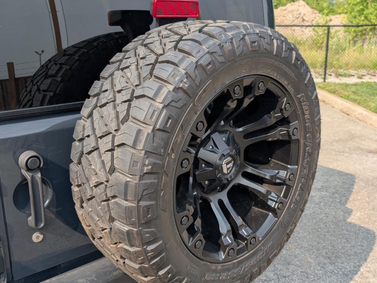 2017 Jeep Wrangler Sport  **VERY LOW MILEAGE** Photo4