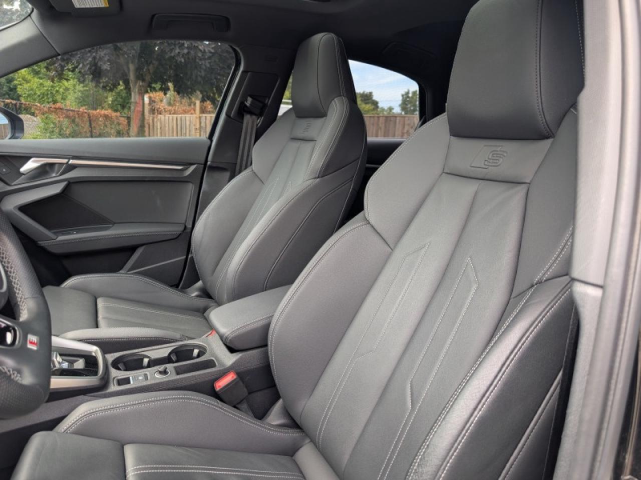 2022 Audi S3 Sedan 2.0 Komfort  **LOW KMS - SUNROOF** Photo