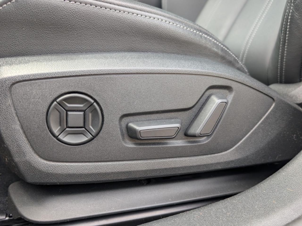2022 Audi S3 Sedan 2.0 Komfort  **LOW KMS - SUNROOF** Photo