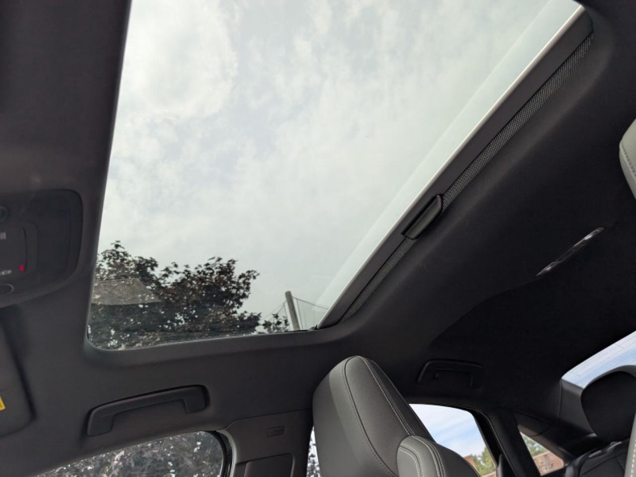 2022 Audi S3 Sedan 2.0 Komfort  **LOW KMS - SUNROOF** Photo