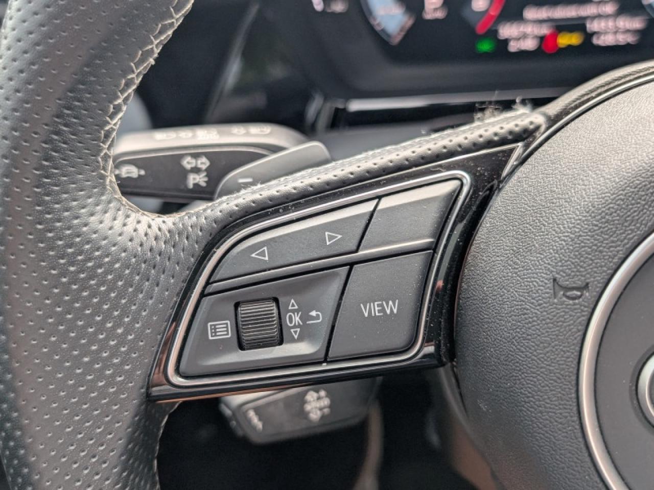 2022 Audi S3 Sedan 2.0 Komfort  **LOW KMS - SUNROOF** Photo